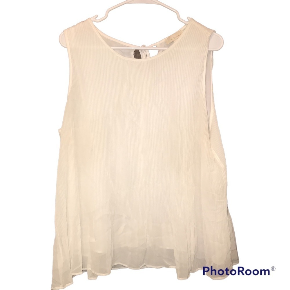𝅺layered white oversized sleeveless blouse